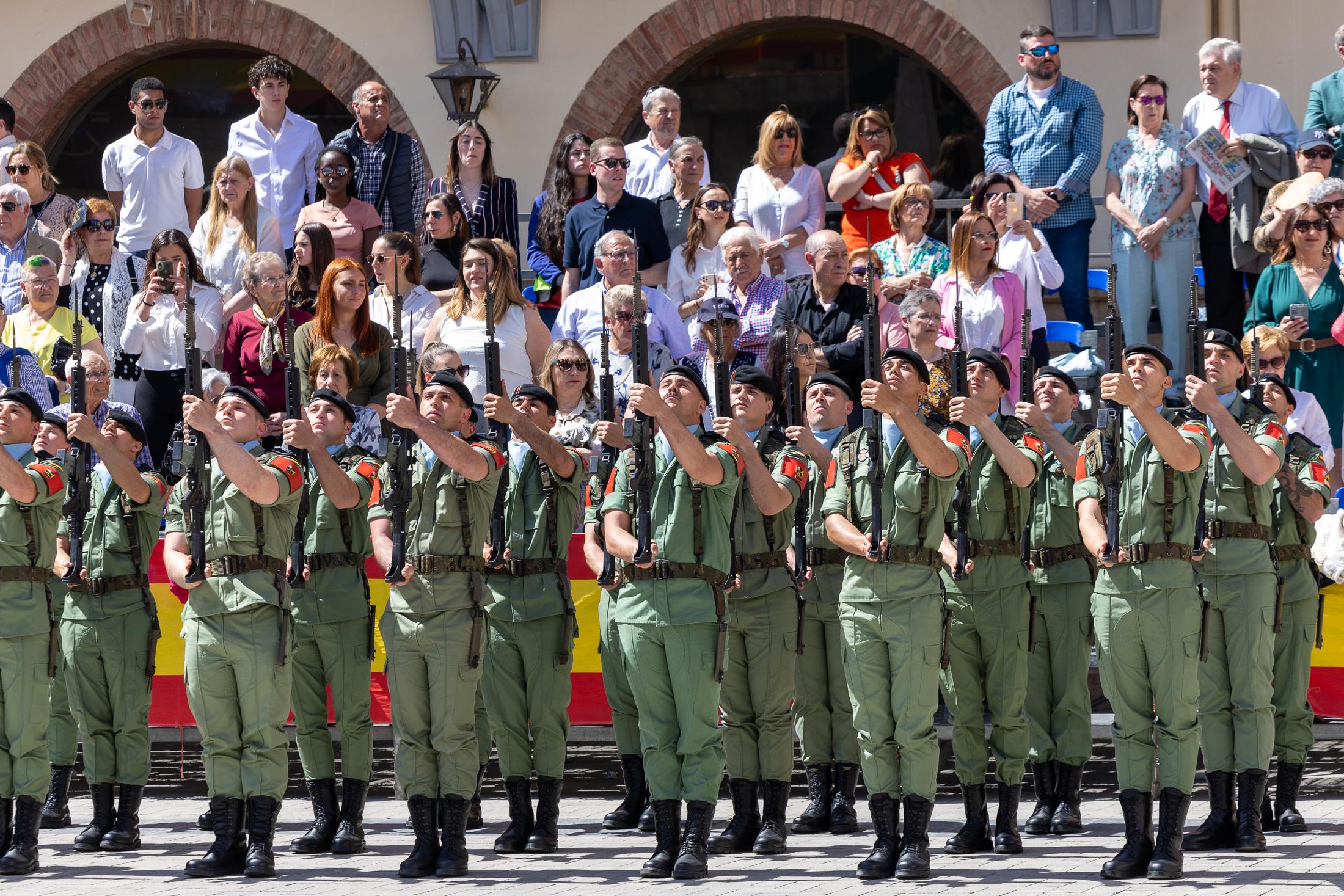 Jura de bandera en Nules con autoridades, público y protocolo institucional
