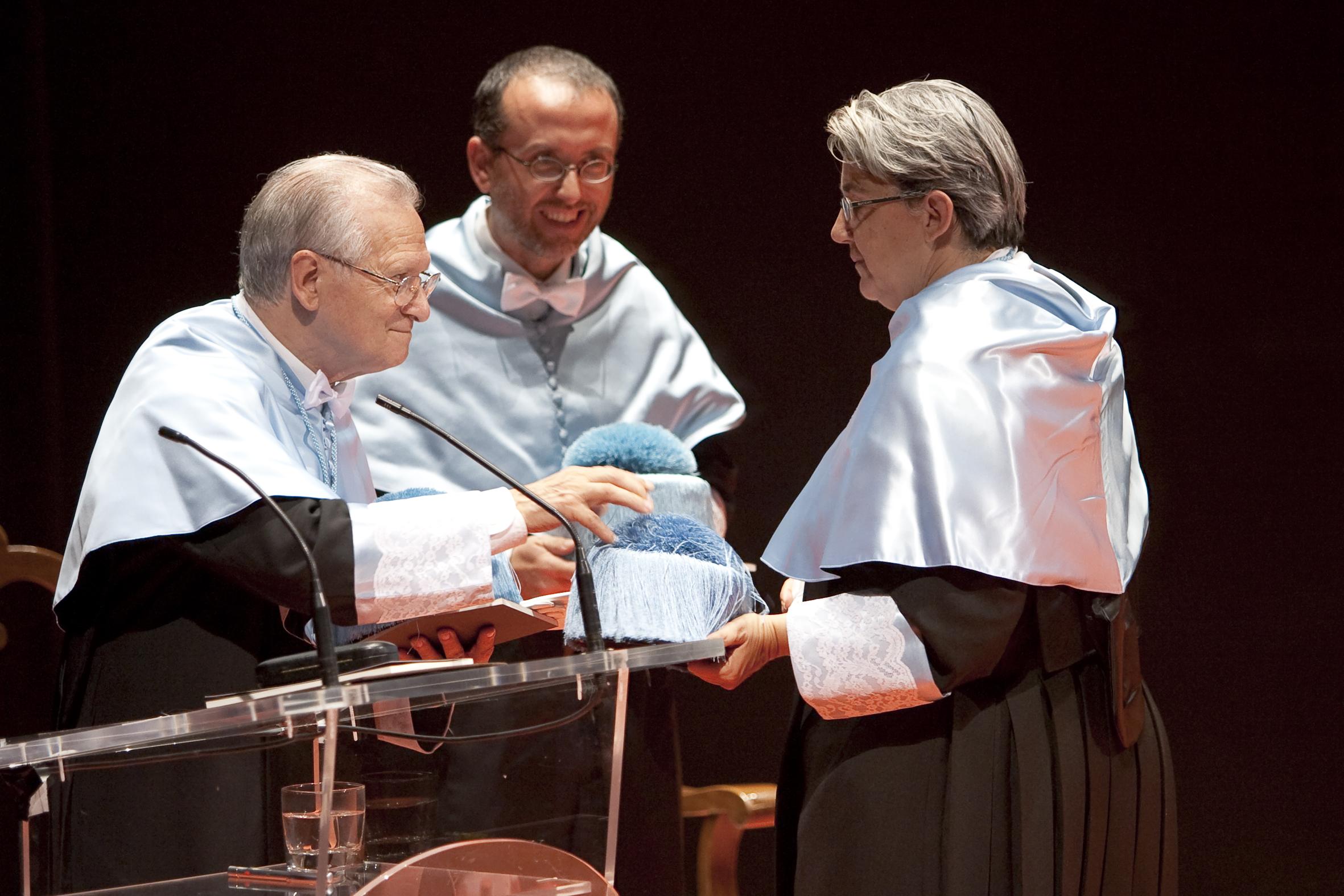 ACTOS SOLEMNES ACADÉMICOS VIU